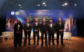 خلال مشاركته فى منتدى الأهرام للسياحة المصرية  «د. الحفنى»:الطيران ركيزة أساسية لزيادة نمو الحركة السياحية