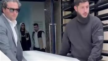 نجل يحيى سرحان يستقبل جثمان والده في أستراليا استعدادًا لدفنه