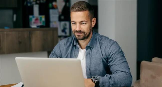 دراسة.. العمل من المنزل يجعل الموظفين أكثر سعادة