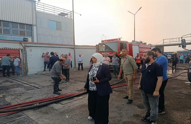 السيطرة على حريق مصنع كرتون بالعبور.. وبدء أعمال التبريد