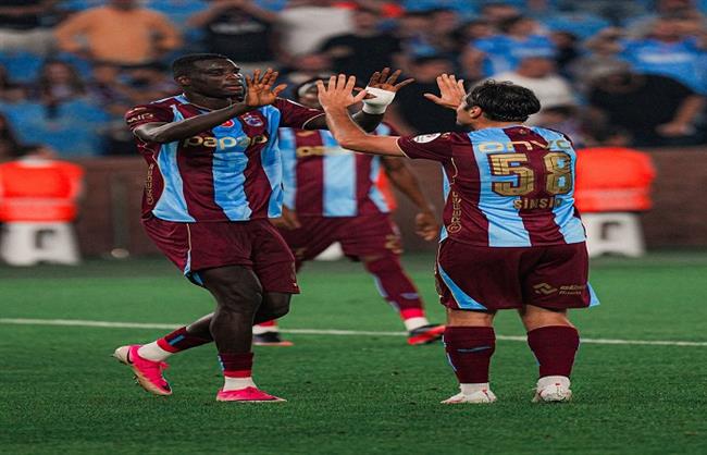 الدوري التركي.. طرابزون يتقدم مبكرًا بهدف في شباك جينشلربيرليجي