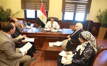 وزير الصحة يستعرض نتائج زيارة خبراء طب وجراحات الأجنة من بيرو لمستشفيات المؤسسة العلاجية