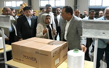 في مستهل جولته بـ«السخنة الصناعية».. رئيس الوزراء يفتتح مصنع "أف تكس الدولية المحدودة" لإنتاج خيوط البوليستر