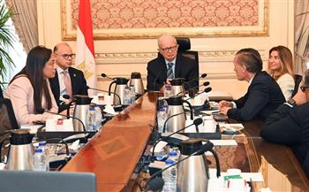 نائب رئيس الوزراء للشؤون الاقتصادية يبحث مع وفد من مجموعة إنتيسا سان باولو الإيطالية تعزيز التعاون