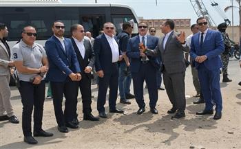 محافظ بورسعيد يبحث مع رئيس صندوق التنمية الحضرية مقترحات تطوير المناطق السكنية 