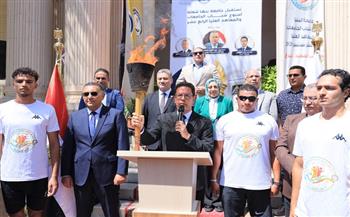 محافظ القليوبية ورئيس جامعة بنها يشهدان استقبال شعلة أسبوع شباب الجامعات والمعاهد العليا