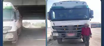 ضبط سائق نقل بدون رخصة بعد اصطدام حمولة زائدة بكوبري في المنوفية