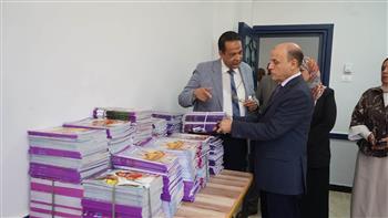 مدارس الغربية تبدأ تسليم الكتب الدراسية استعدادًا لانطلاق العام الدراسي الجديد