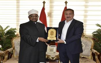 محافظ بورسعيد يبحث مع  الأمين العام لمجمع البحوث الإسلامية تعزيز التعاون الدعوي والتوعوي