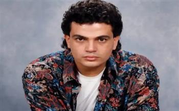 عمرو دياب يتصدر ترند الثمانينيات بصورة مختلفة وجديدة