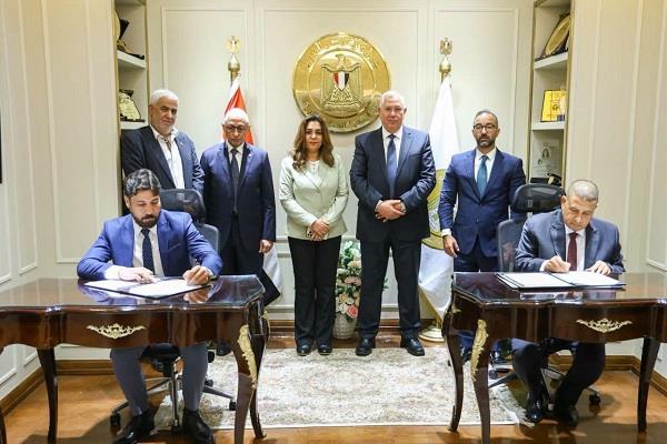 وزيرة التنمية المحلية والبيئة ومحافظ شمال سيناء يشهدان توقيع عقدي تعاون مع شركة «إيتوس» لدعم منظومة المخلفات