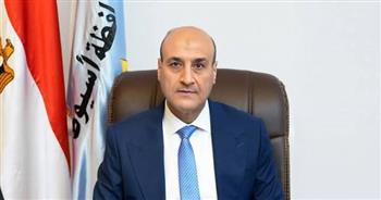 محافظ أسيوط يشهد توزيع 1000 حقيبة مدرسية للطلاب الأيتام والأولى بالرعاية