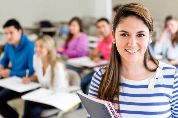 من أول يوم جامعة.. 7 قواعد إتيكيت تجعل حضورك راقيا دون تكلف