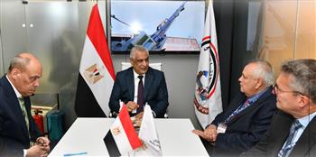 وزير  الإنتاج الحربي يلتقي الرئيس التنفيذي لمجموعة "تاليس" العالمية  بمعرض العلمين الدولي للطيران والفضاء 2026