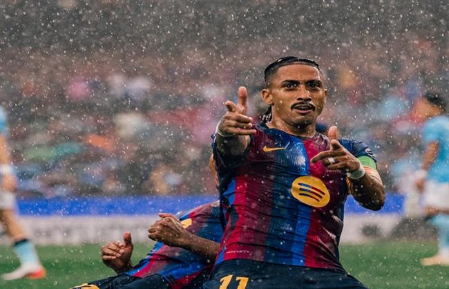دوري أبطال أوروبا.. برشلونة ينهي الشوط الأول بثنائية في مرمى فينورد