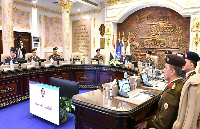 الرئيس السيسي خلال لقائه طلاب الكليات العسكرية