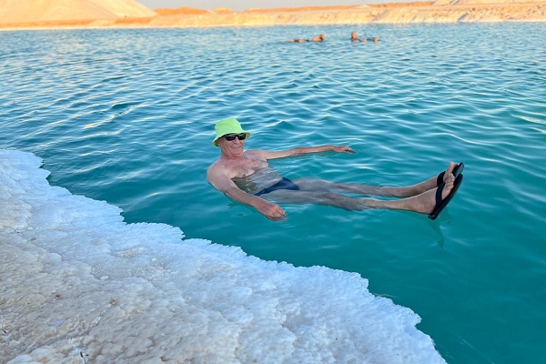 محمود حميده في أحد البحيرات