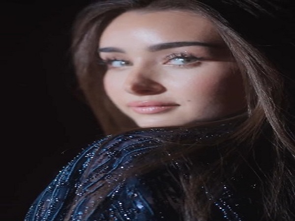 هنا الزاهد