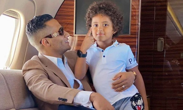 محمد رمضان وابنه